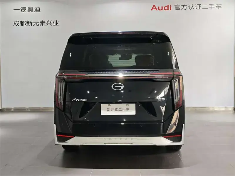 2025 GAC Trumpchi E9 с пробегом 100 км