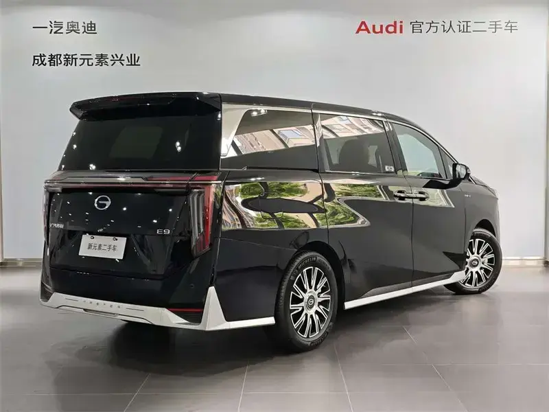 2025 GAC Trumpchi E9 с пробегом 100 км