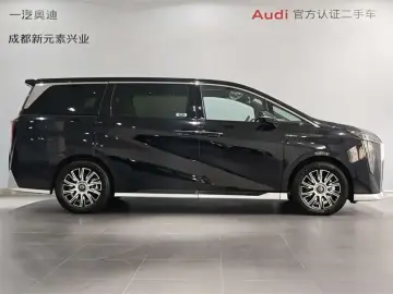 2025 GAC Trumpchi E9 с пробегом 100 км