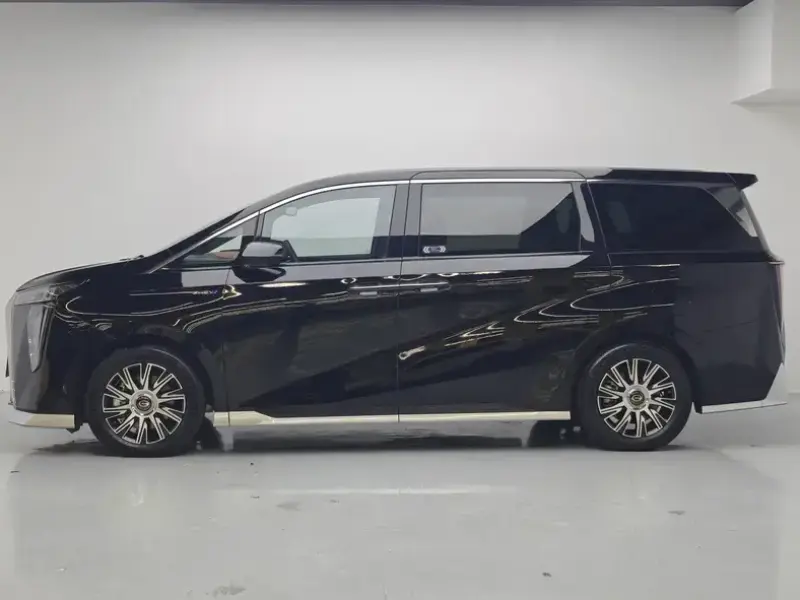 2025 GAC Trumpchi E9 с пробегом 56 500 км
