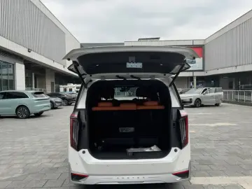 2024 GAC Trumpchi E9 с пробегом 25 200 км