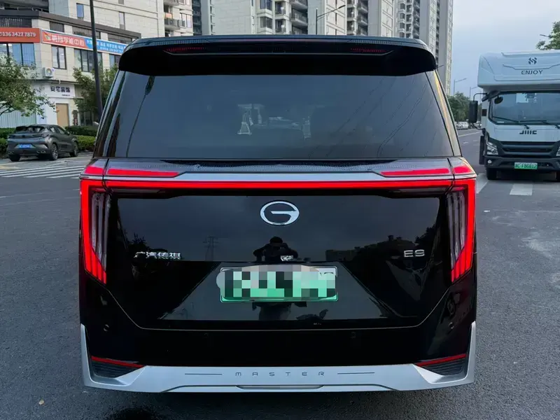 2023 GAC Trumpchi E9 с пробегом 90 000 км