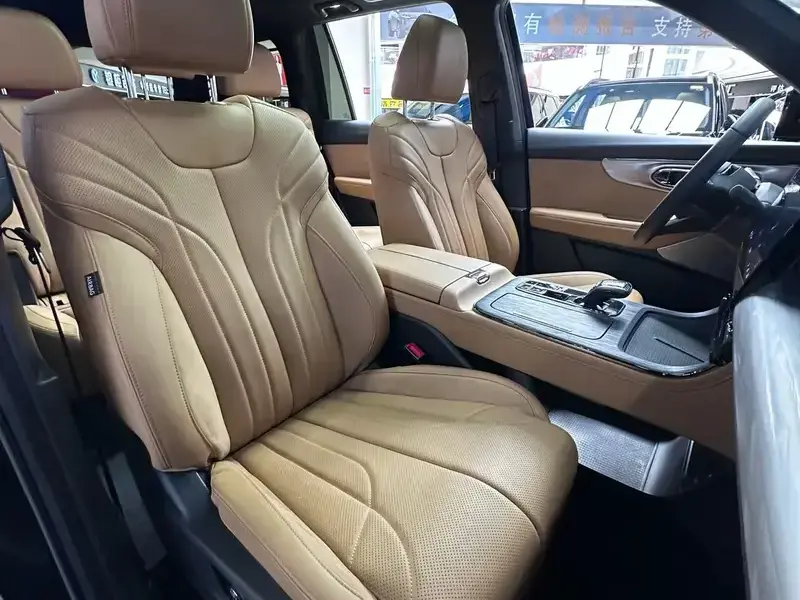 2024 GAC Trumpchi ES9 с пробегом 100 км