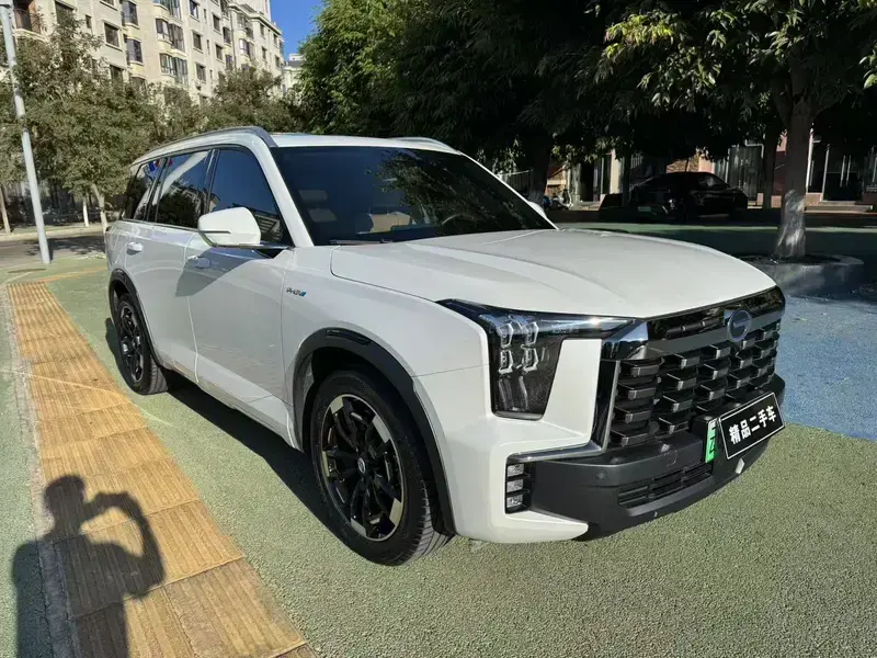2024 GAC Trumpchi ES9 с пробегом 18 000 км