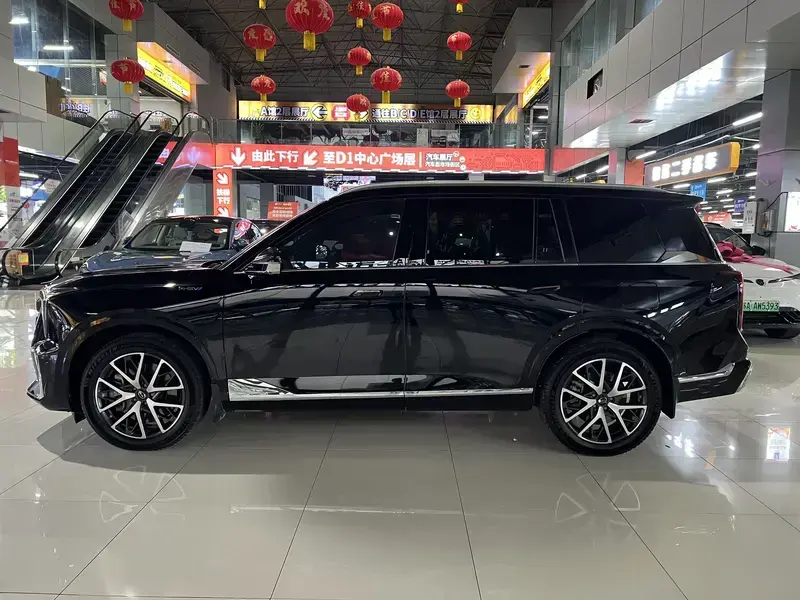 2024 GAC Trumpchi ES9 с пробегом 34 300 км