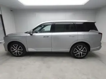 2024 GAC Trumpchi ES9 с пробегом 45 700 км
