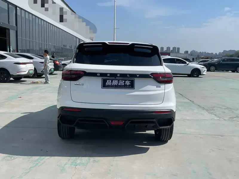 2025 Geely Binyue с пробегом 1 900 км