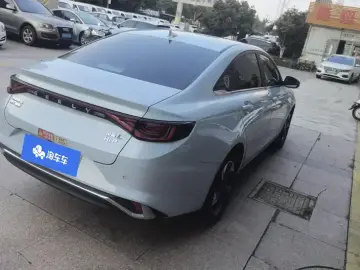 2024 Geely Emgrand L с пробегом 21 000 км