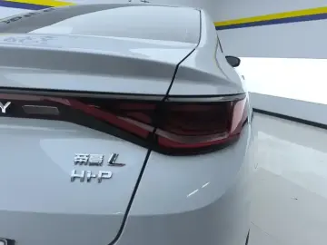 2024 Geely Emgrand L с пробегом 23 000 км