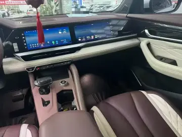2021 Geely Monjaro с пробегом 39 000 км