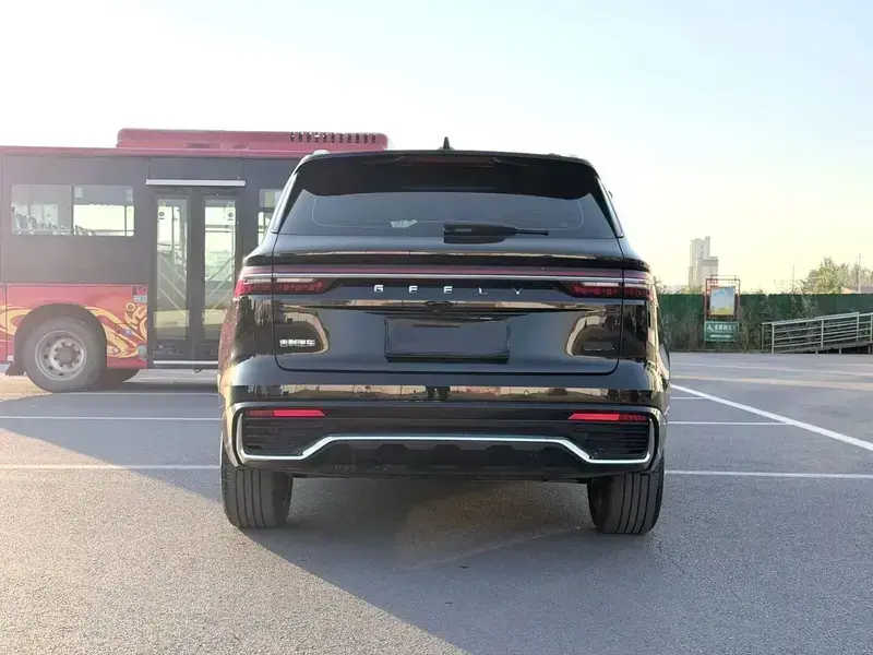 2024 Geely Monjaro с пробегом 35 000 км