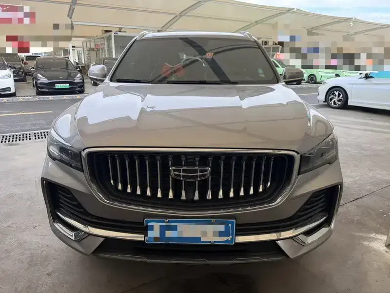 2024 Geely Monjaro с пробегом 11 000 км