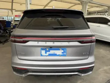 2024 Geely Monjaro с пробегом 11 000 км