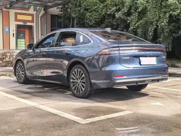 2025 Geely Galaxy A7 с пробегом 10 800 км