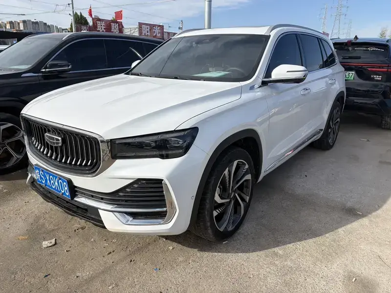 2021 Geely Monjaro с пробегом 30 000 км