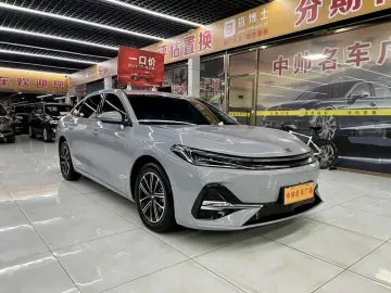 2025 Geely Galaxy A7 с пробегом 8 200 км