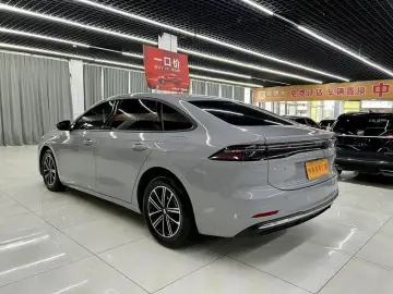 2025 Geely Galaxy A7 с пробегом 8 200 км