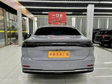 2025 Geely Galaxy A7 с пробегом 8 200 км