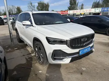 2021 Geely Monjaro с пробегом 30 000 км