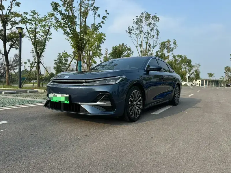 2025 Geely Galaxy A7 с пробегом 18 000 км