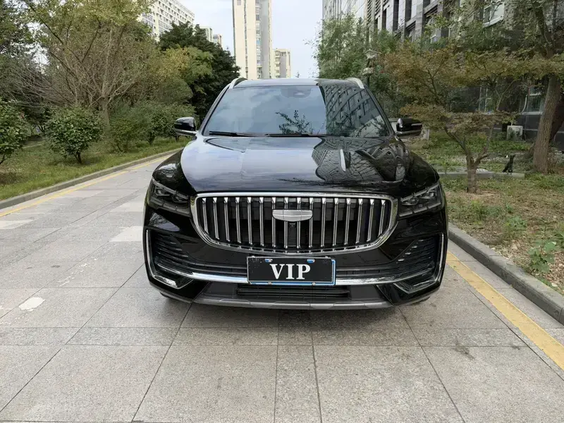 2025 Geely Monjaro с пробегом 27 000 км