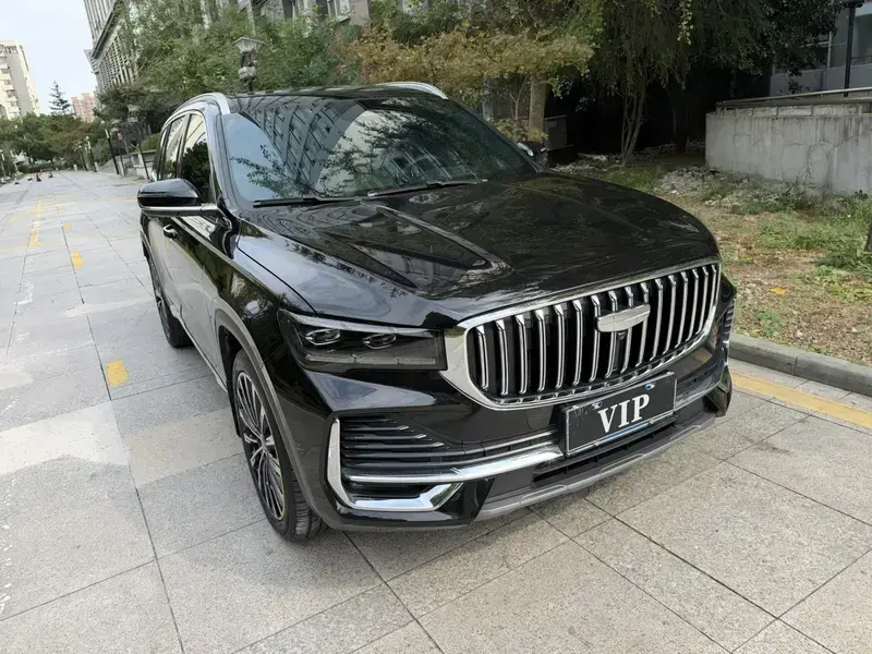 2025 Geely Monjaro с пробегом 27 000 км