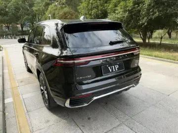 2025 Geely Monjaro с пробегом 27 000 км