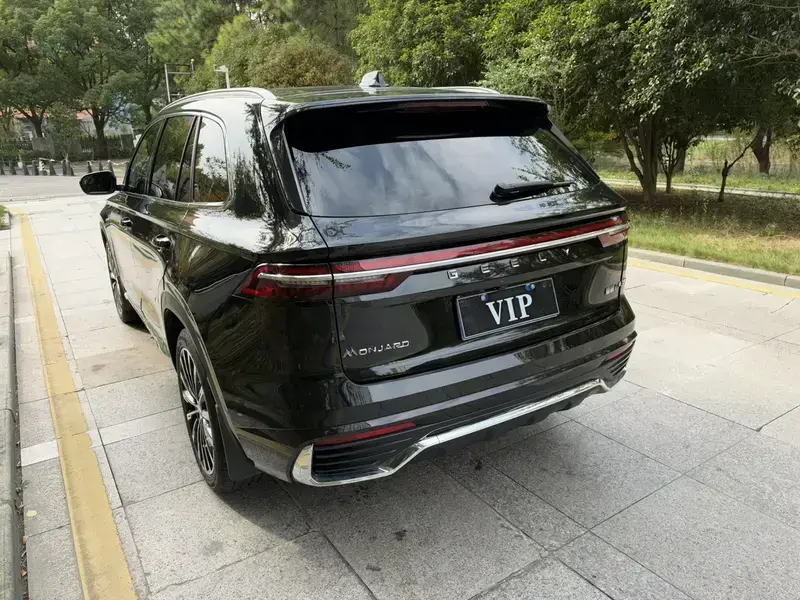 2025 Geely Monjaro с пробегом 27 000 км