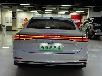 2025 Geely Galaxy A7 с пробегом 18 000 км