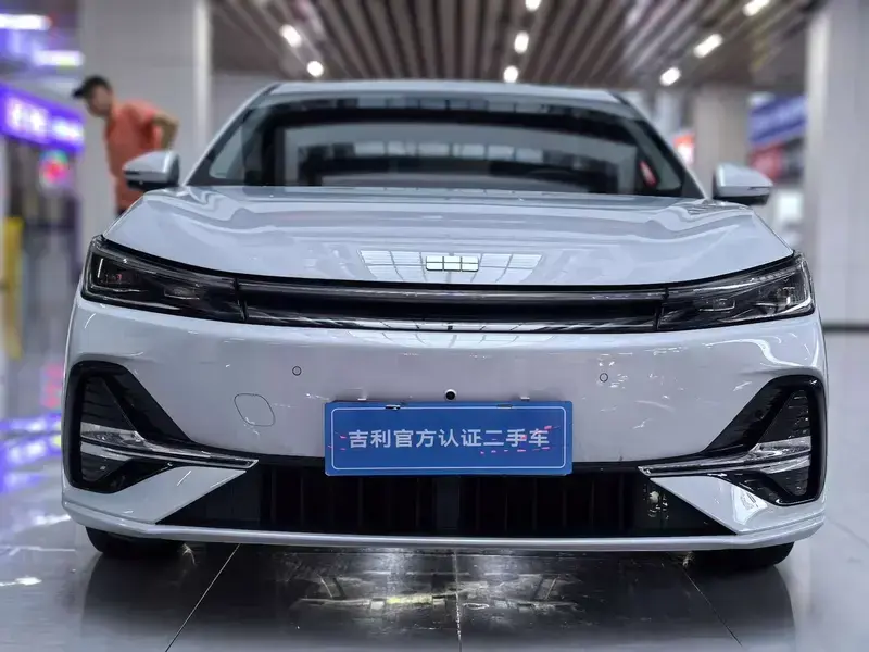 2025 Geely Galaxy A7 с пробегом 7 000 км