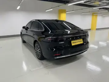 2025 Geely Galaxy A7 с пробегом 9 000 км