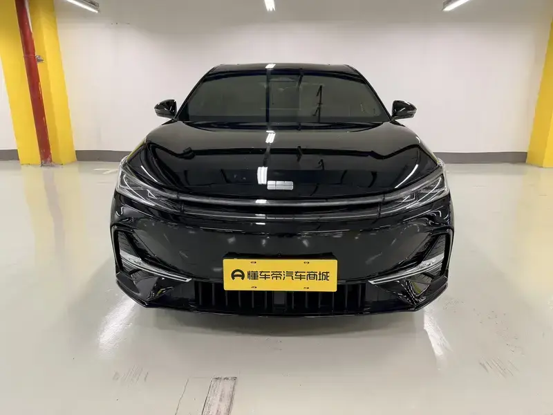 2025 Geely Galaxy A7 с пробегом 9 000 км