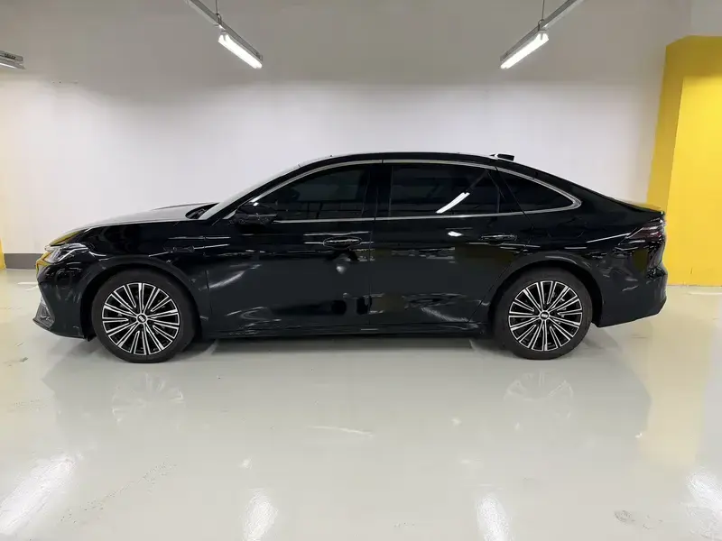 2025 Geely Galaxy A7 с пробегом 9 000 км