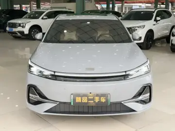 2025 Geely Galaxy A7 с пробегом 20 000 км
