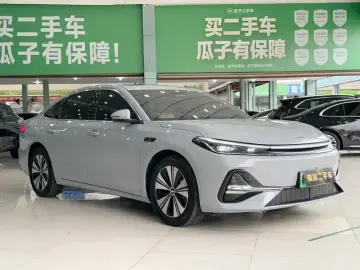 2025 Geely Galaxy A7 с пробегом 20 000 км