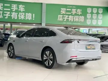 2025 Geely Galaxy A7 с пробегом 20 000 км