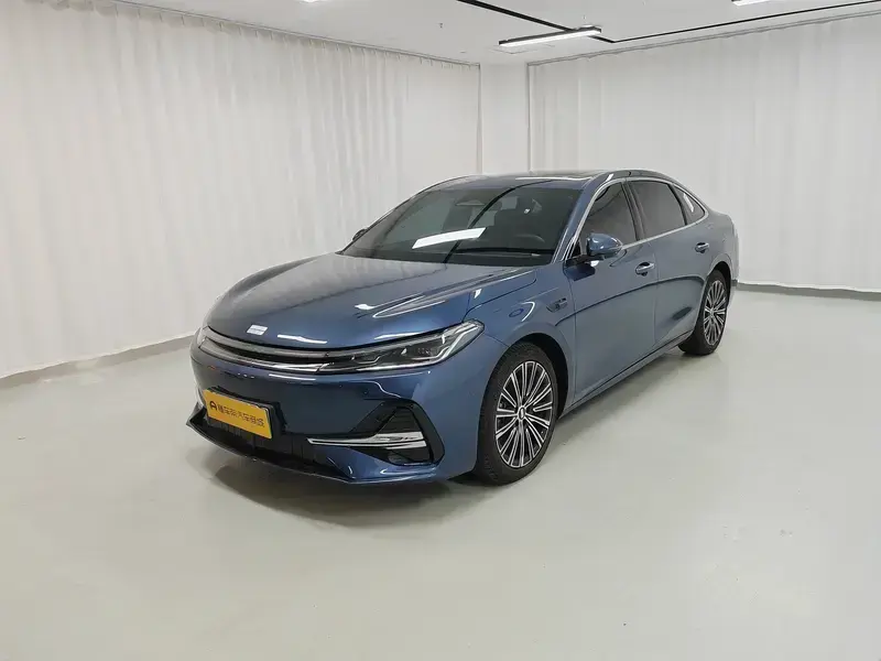 2025 Geely Galaxy A7 с пробегом 7 700 км