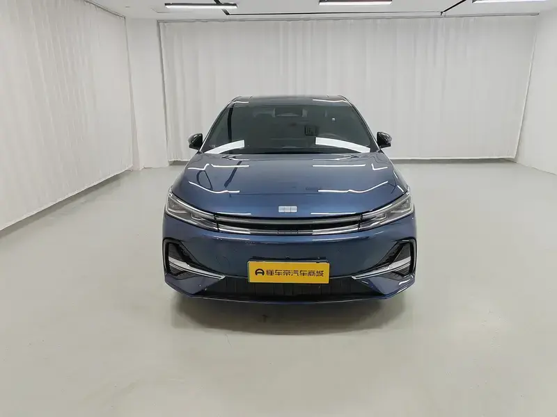 2025 Geely Galaxy A7 с пробегом 7 700 км