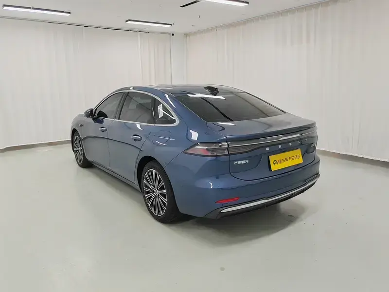2025 Geely Galaxy A7 с пробегом 7 700 км