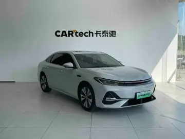 2025 Geely Galaxy A7 с пробегом 23 000 км