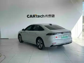2025 Geely Galaxy A7 с пробегом 23 000 км