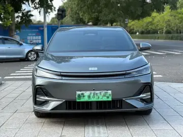 2025 Geely Galaxy A7 с пробегом 6 100 км