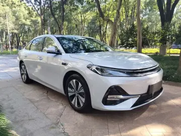 2025 Geely Galaxy A7 с пробегом 200 км