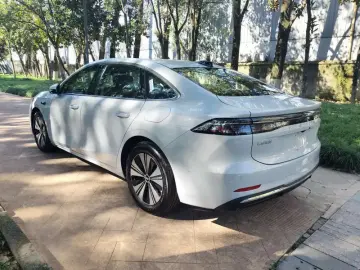 2025 Geely Galaxy A7 с пробегом 200 км