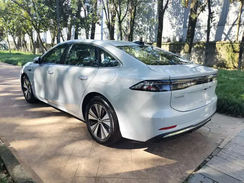 2025 Geely Galaxy A7 с пробегом 200 км
