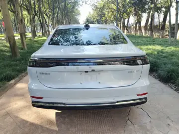 2025 Geely Galaxy A7 с пробегом 200 км