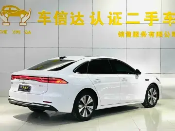 2025 Geely Galaxy A7 с пробегом 28 000 км