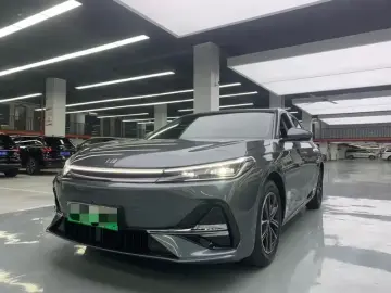 2025 Geely Galaxy A7 с пробегом 13 000 км