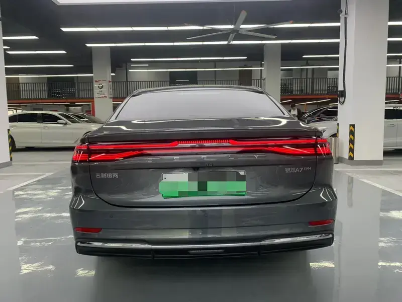 2025 Geely Galaxy A7 с пробегом 13 000 км