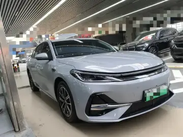2025 Geely Galaxy A7 с пробегом 10 400 км